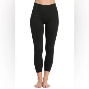 Spanx Seamless High Waisted Capri Leggings - Black Shapewear Crops XL